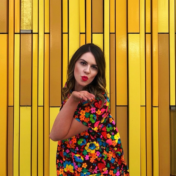 Meet your Posher! - Picture 3 of 4